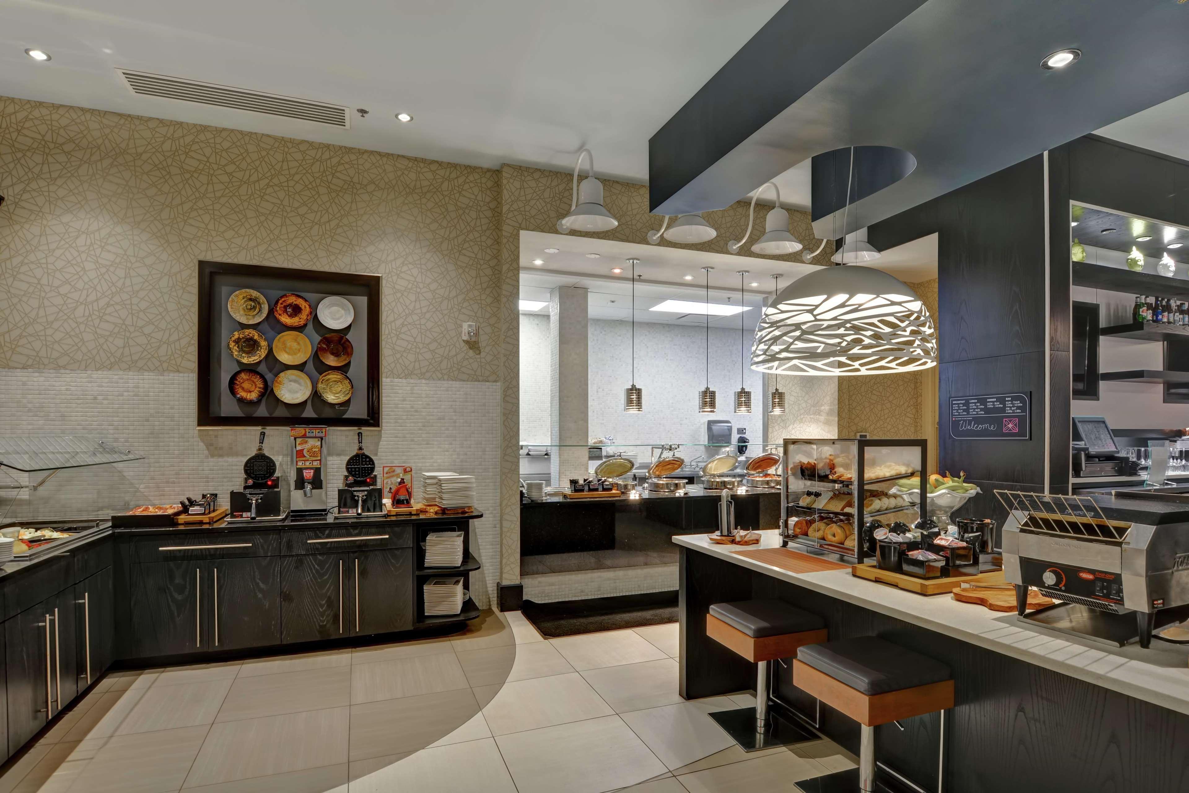 Hilton Garden Inn Raleigh/Crabtree Valley Exteriör bild