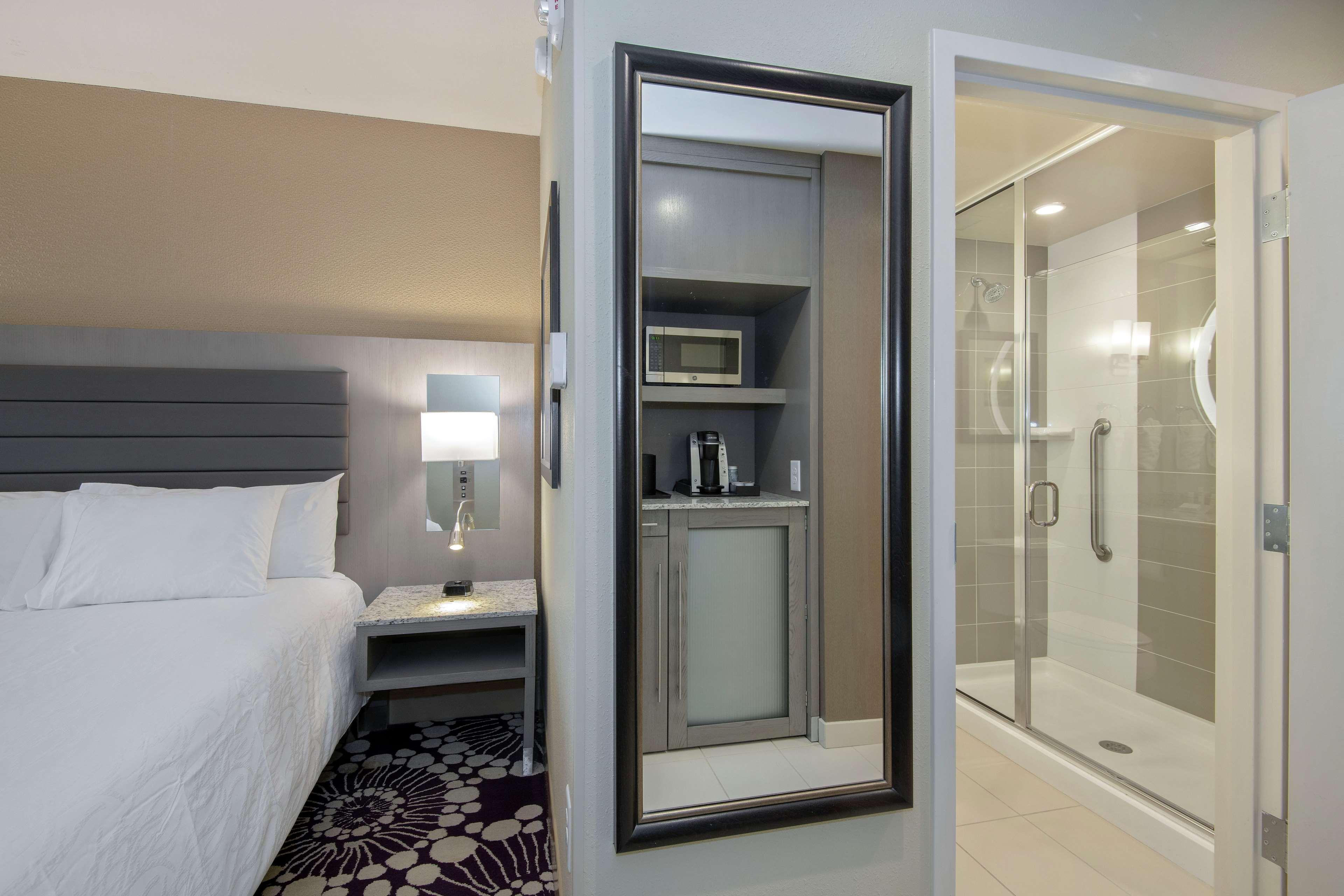 Hilton Garden Inn Raleigh/Crabtree Valley Exteriör bild