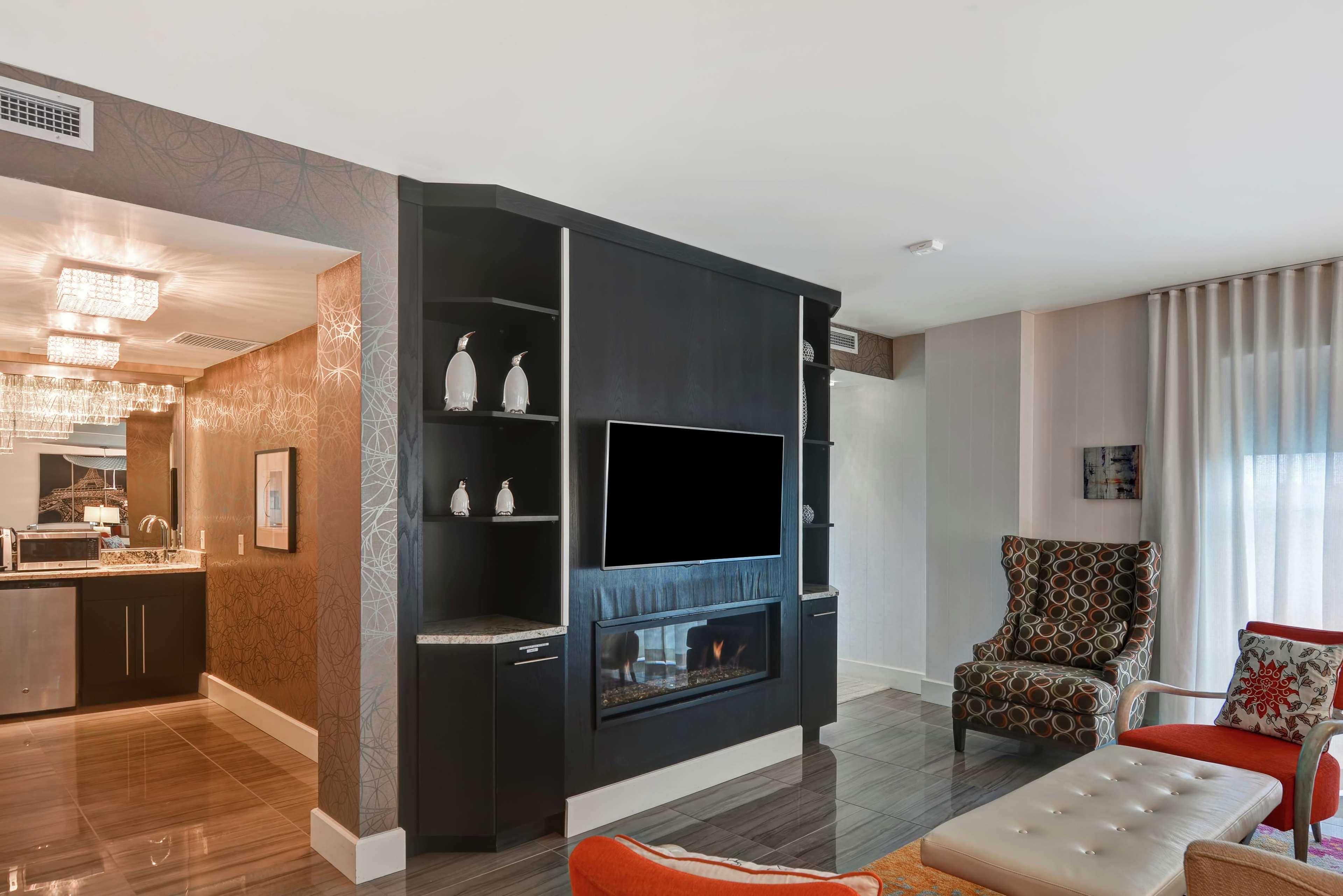Hilton Garden Inn Raleigh/Crabtree Valley Exteriör bild