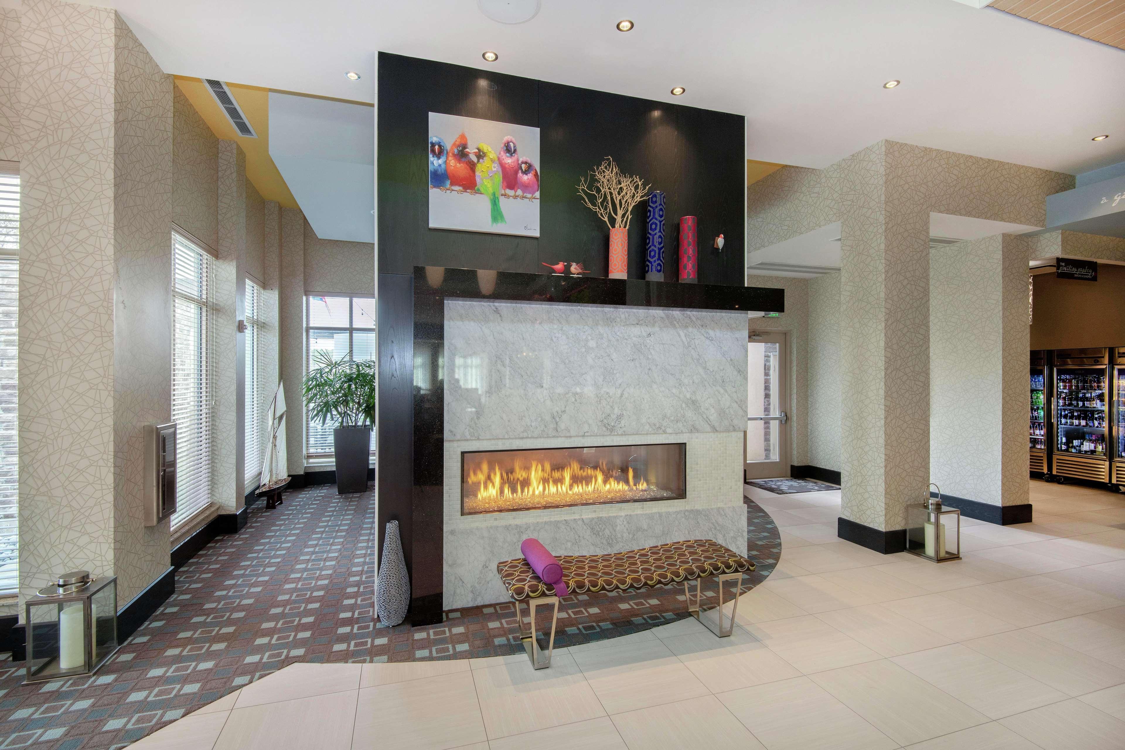 Hilton Garden Inn Raleigh/Crabtree Valley Exteriör bild