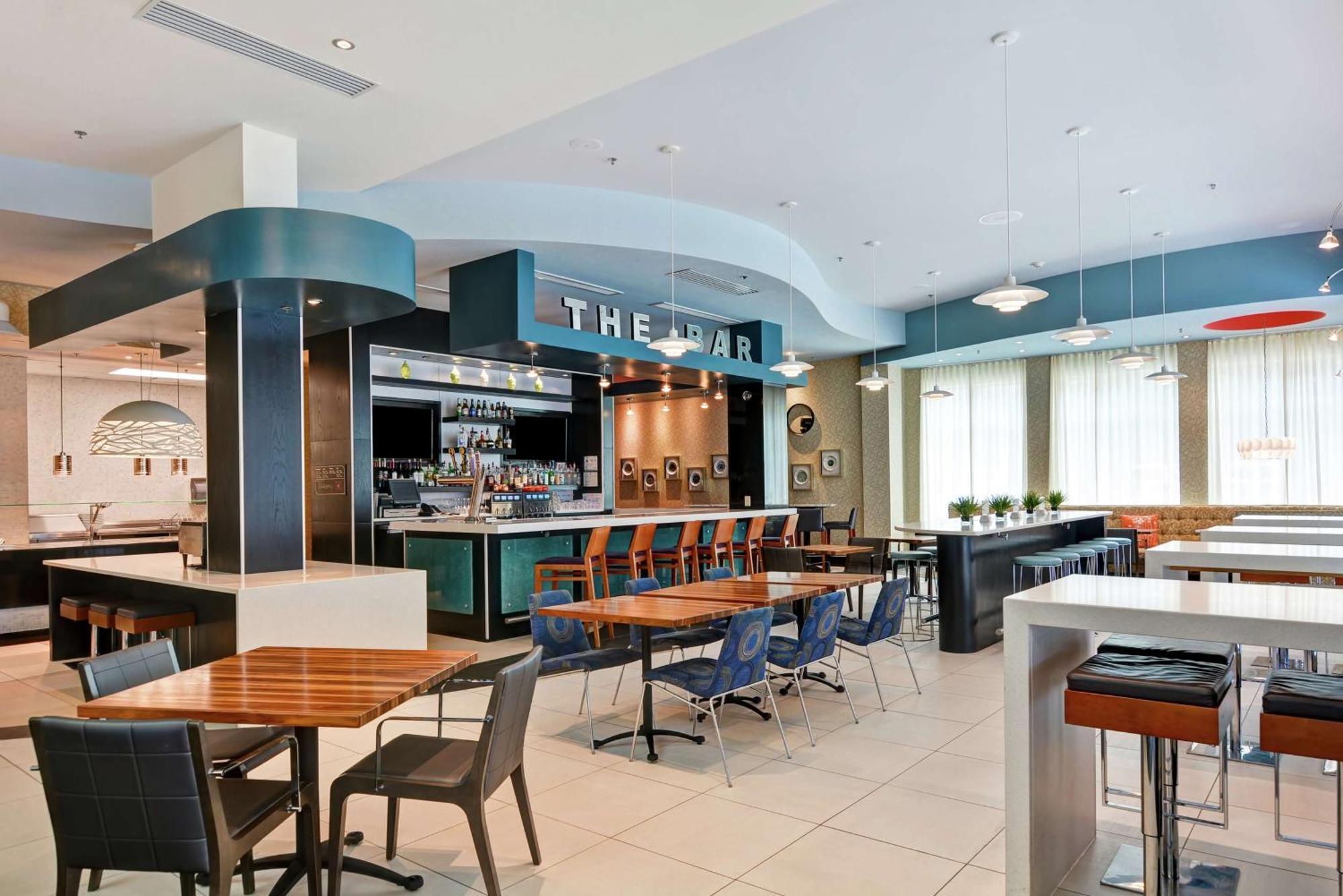 Hilton Garden Inn Raleigh/Crabtree Valley Exteriör bild