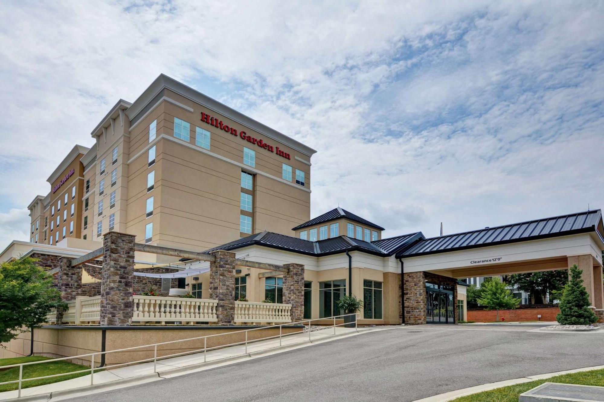 Hilton Garden Inn Raleigh/Crabtree Valley Exteriör bild