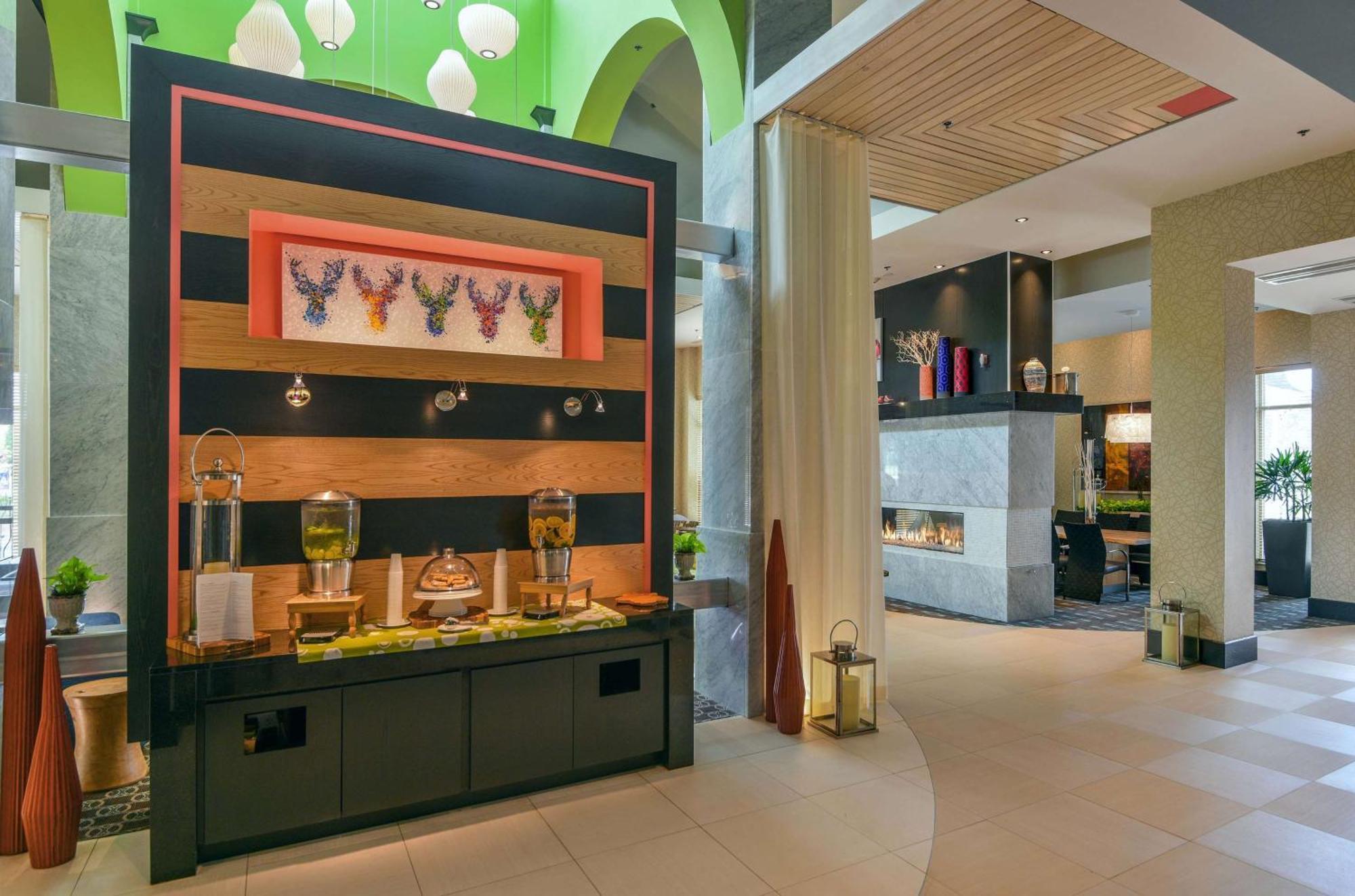 Hilton Garden Inn Raleigh/Crabtree Valley Exteriör bild