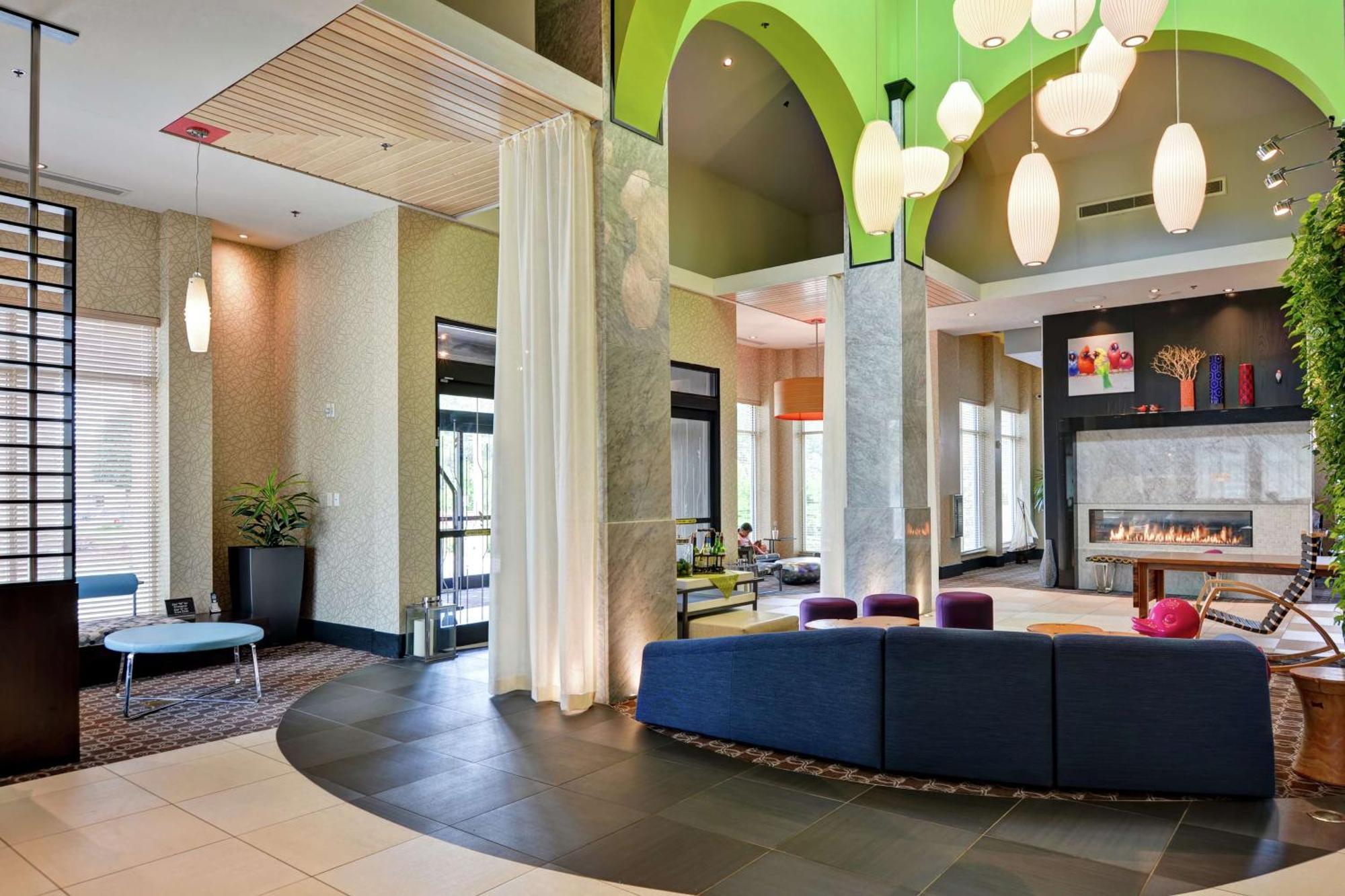Hilton Garden Inn Raleigh/Crabtree Valley Exteriör bild