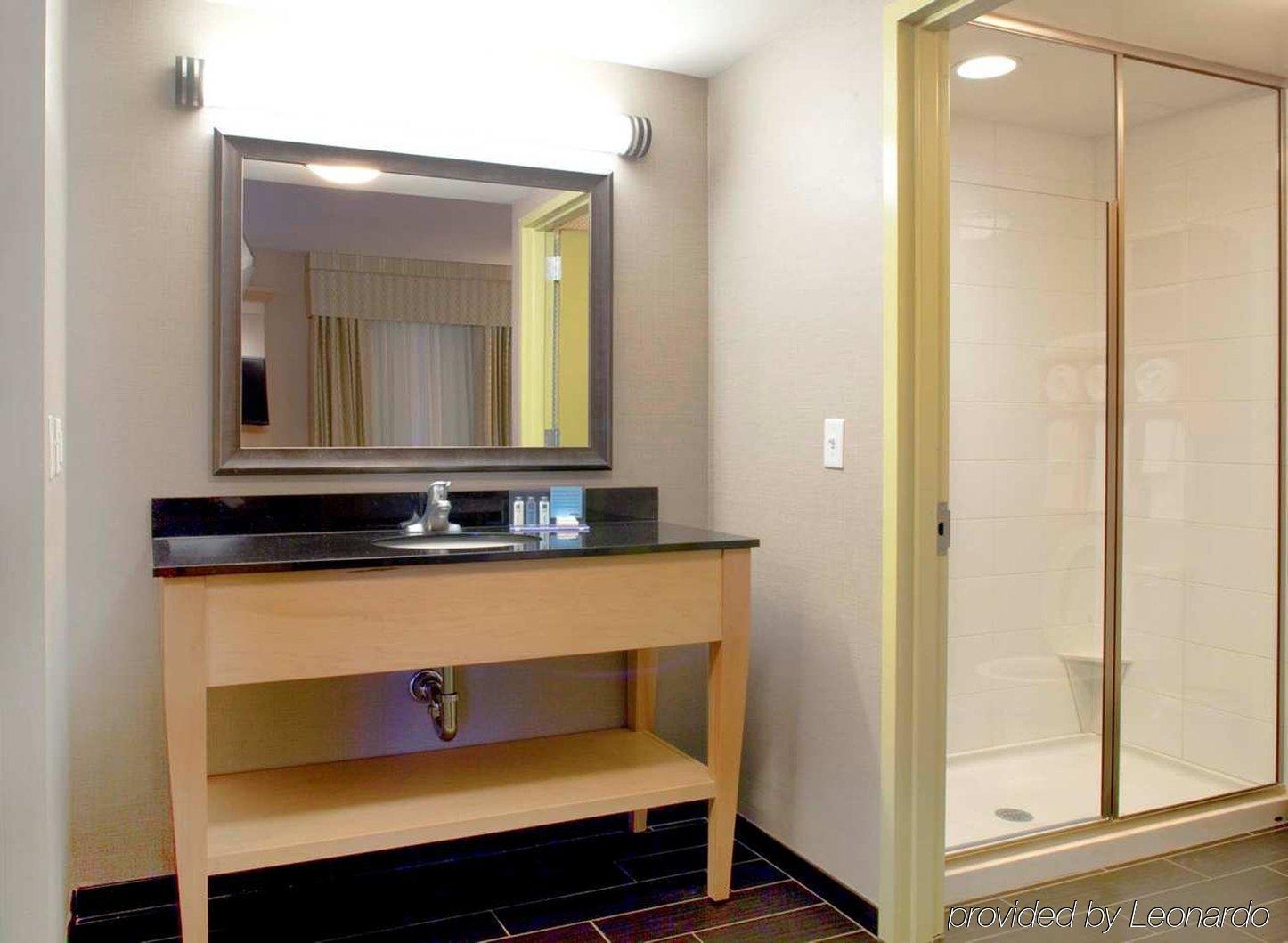 Hilton Garden Inn Raleigh/Crabtree Valley Exteriör bild